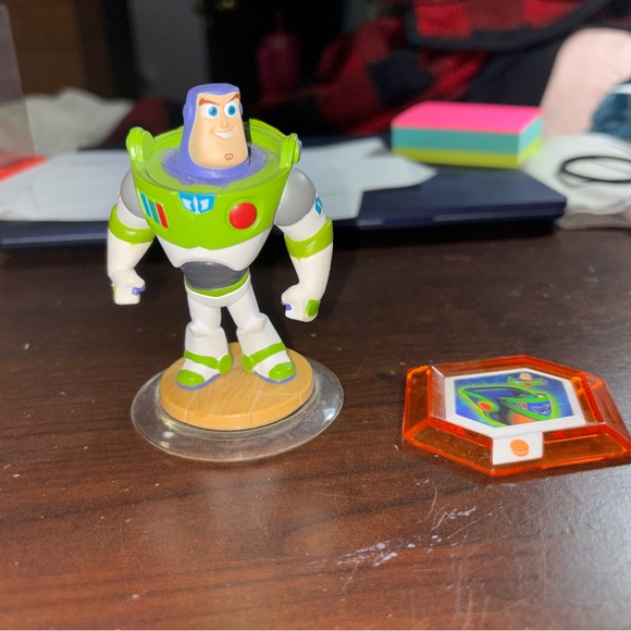 Disney Green and Blue Action Figures Playset - Picture 9 of 9